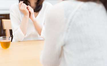 他人の不幸話が大好物…そんな知人を撃退した“皮肉返し”って？