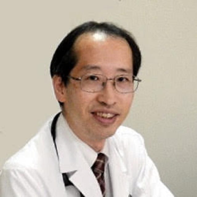 禁煙専門医、岡山済生会総合病院がん化学療法センター長、内科診療部長。肺がん患者と30年以上向き合う中で、禁煙の大切さに気付く。以降、禁煙外来をしながら、「禁煙センセイ」としてのSNS活動や講演、書籍の執筆など啓発に力を入れている。