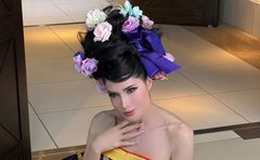 「被害総額4000万も」ソファ引き裂かれ、家具倒され…自宅荒らしのまさかの犯人に驚きも「これで自由になった」とカイヤが言える訳