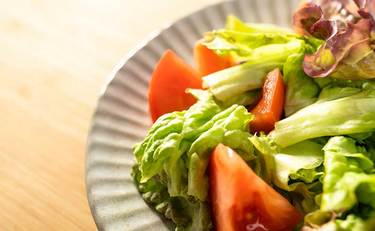 博多大吉さん呆然…“野菜から食べると太りづらい”説を検証したら衝撃の結果が