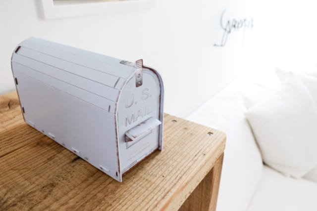 100円ショップの書類用ポストの例