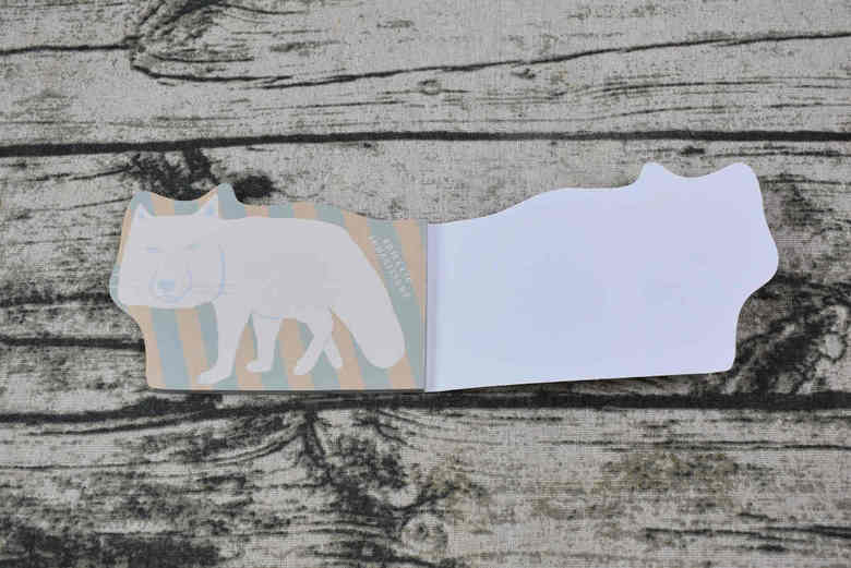 セリアの人気雑貨「へんてこアニマル ダイカットメモ48枚」の実物画像