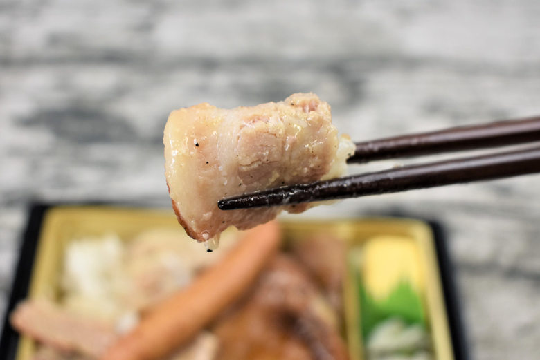 ローソンの人気弁当「豚ざんまい弁当」の実物画像04