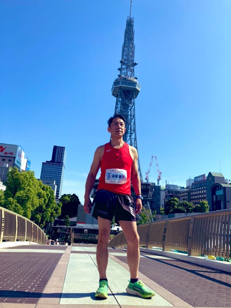 名古屋テレビ塔前で