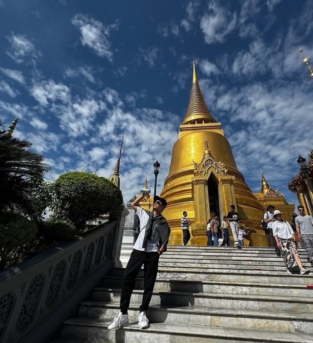 2024年冬、タイのバンコクを訪れた與さん。友人と楽しい時間を過ごしたそう