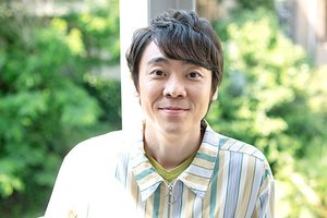 小林よしひさ