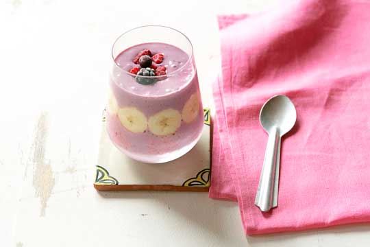 カルディの杏仁豆腐アレンジレシピ「杏仁ベリーシェイク」