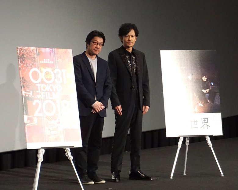 舞台挨拶に登壇した阪本順治監督、稲垣吾郎さん