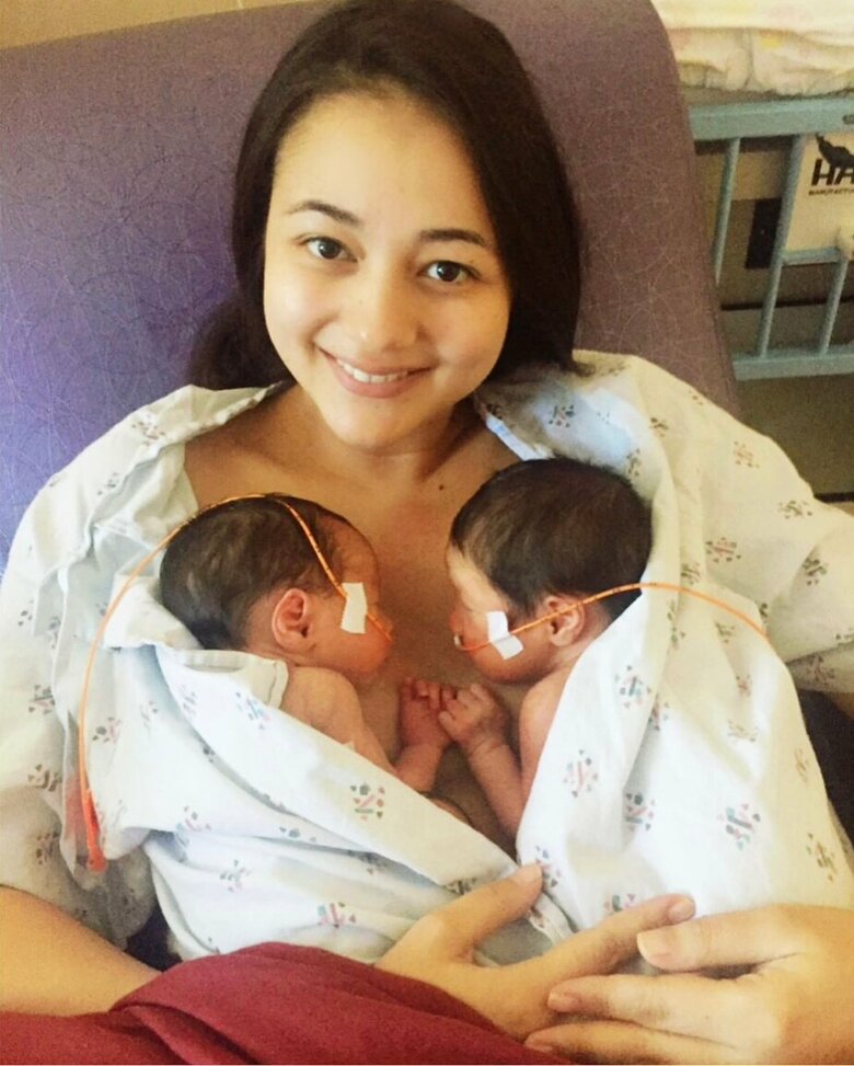 2016年にアメリカで双子の男の子と女の子を出産したローラさん