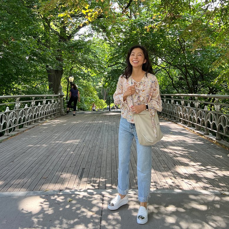 オフではラフなスタイルも多い久保さん。SNSでは家族で出かける様子も頻繁に投稿