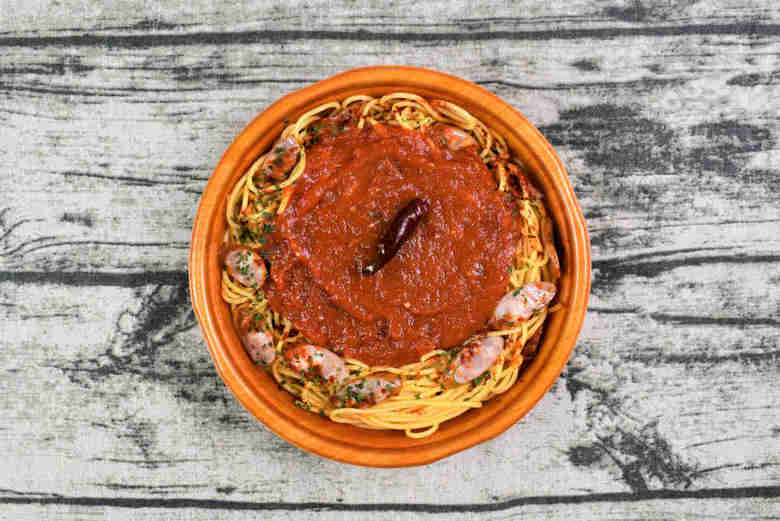 ファミマの人気パスタ「完熟トマトのアラビアータ」の実物画像02