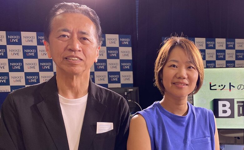 ノースリーブシャツのブルーが鮮やか！ワークマンの土屋哲雄専務とイベントに登壇したサリーさん　