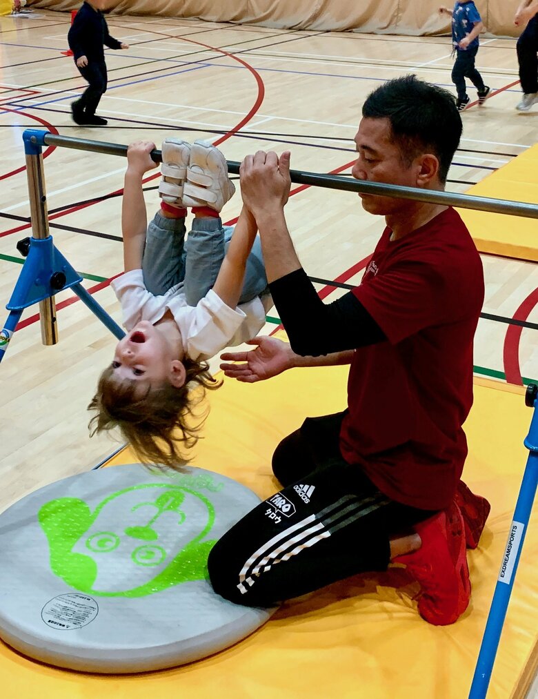 現在は英語力と幼児体操指導員の資格を活かし、「アクティブキッズPE」を運営