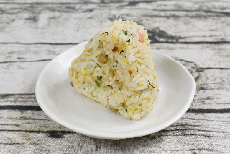 ファミマのおすすめおにぎり6「ちらし寿司むすび」の画像３