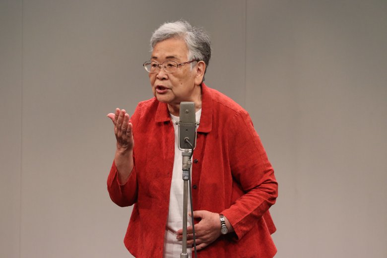 おばあちゃんの漫談シーン