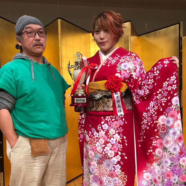 新人賞授賞式にお祝いにきたビッグダディと