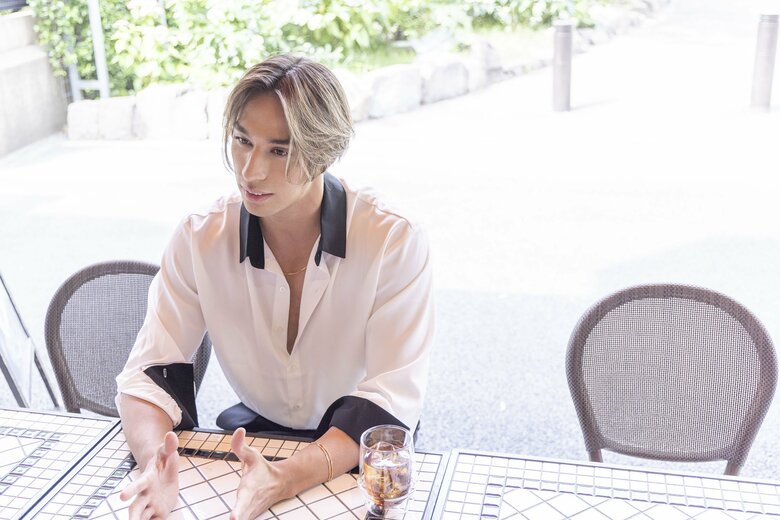 萌子さんに引かれてしまったと語る當間ローズさん。