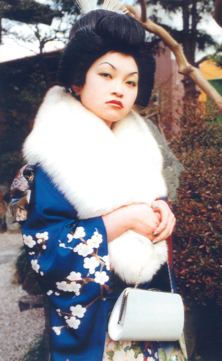 成人式での一枚。古風なヘアスタイルが印象的