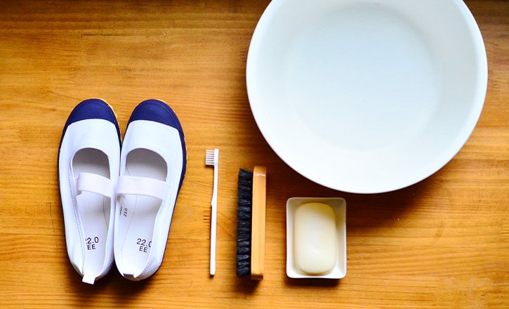 細かな部分を洗うには歯ブラシが便利