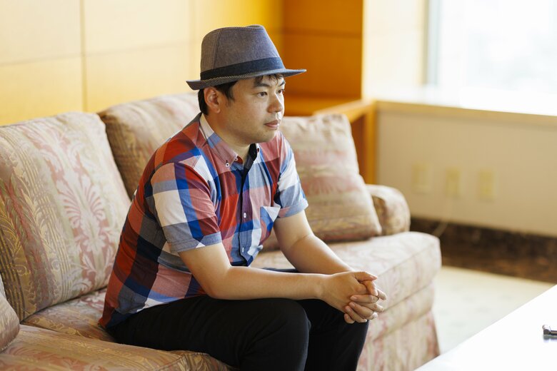 葉っぱ切り絵アーティストのリトさん