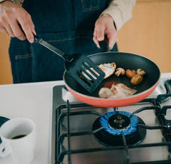 速水もこみちさんの予想を超えた料理動画「いつまでも見ていられるな…」