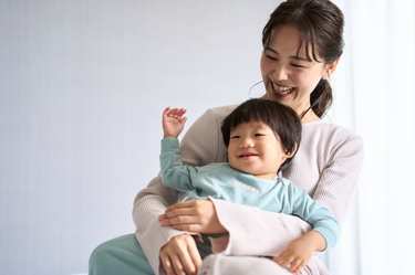 2歳・3歳・4歳…「抱っこ抱っこ」で歩かない子供にイライラしたら