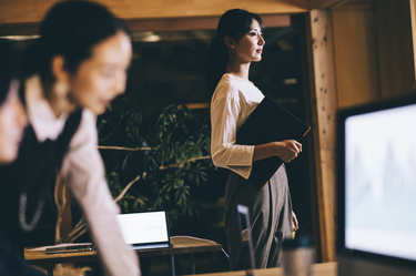 「同僚以外とのコミュニケーションが仕事でプラスに！」フリーアドレスでオフィスデスクを効率化