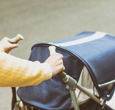 賛否を呼ぶ「子育て応援車両」通勤ラッシュの問題はどこにある！？