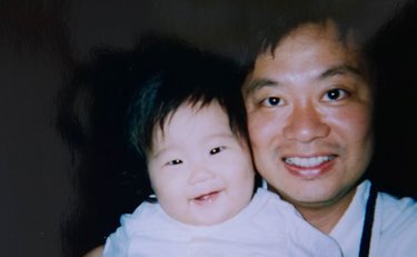 《高校時代は「うざい」「キモい」》乳がんで妻を亡くし17年間、反抗期もひとりで娘を育てた父が一瞬で報われた「母の日のプレゼント」