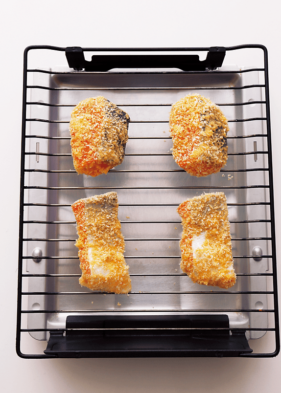 鮭にＡとＢをつけてグリルで焼く。強火（両面グリル）で ５〜６分（予熱なし）。