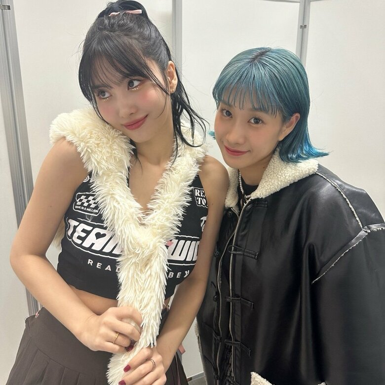 姉妹仲がいいというhanaさん（写真右）とMOMOさん（写真左）