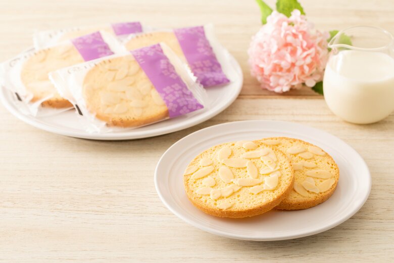 鎌倉紅谷のロングセラー菓子「あじさい」。「クルミッ子」がブレイクする前の主力商品だった