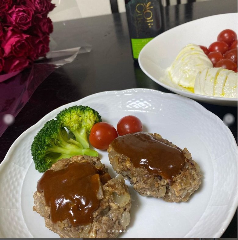 真奈見さん45歳誕生日に娘さんが作ったハンバーグ