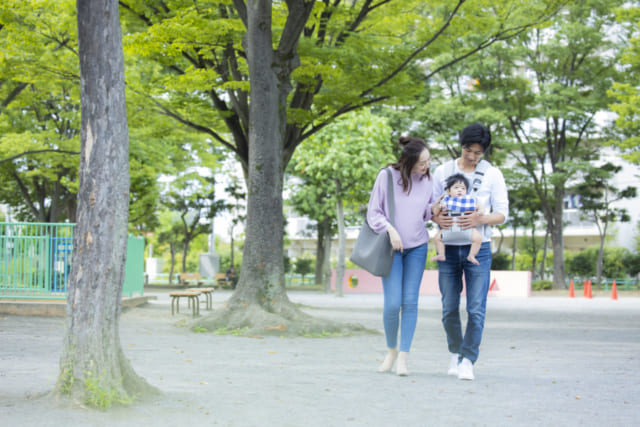 夫は最近、育児や家事を分担してくれるように（イメージ）