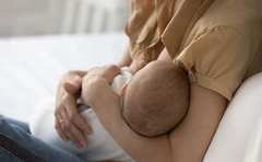 授乳で心を追い詰めない「自分流」見つけるコツ【助産師に聞く】