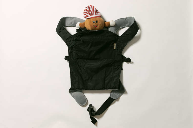 ブラックのほか、ミッドナイトブルー、オイスターの３色展開