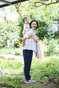 0歳からさらしで「おんぶ育児」メリットやデメリットは!?