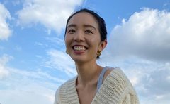 「割烹着とデニム姿だった母」23歳で元大関・若嶋津と結婚した高田みづえ、娘・アイリが明かす「おかみの覚悟と愛」