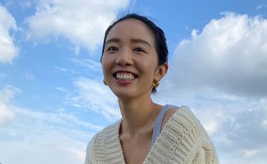 「割烹着とデニム姿だった母」23歳で元大関・若嶋津と結婚した高田みづえ、娘・アイリが明かす「おかみの覚悟と愛」
