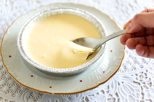 成城石井の北海道純生クリームレアチーズケーキの断面