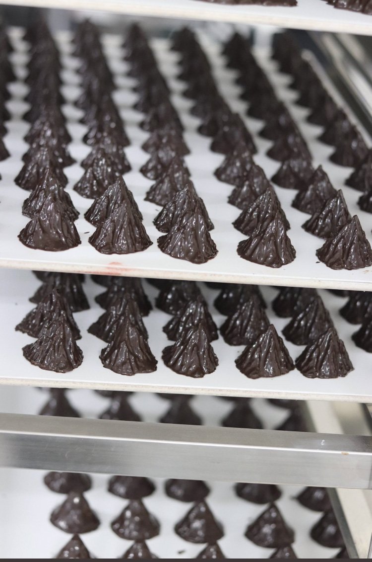 チョコの山脈ができるまで①「チョコでかたどりして…」