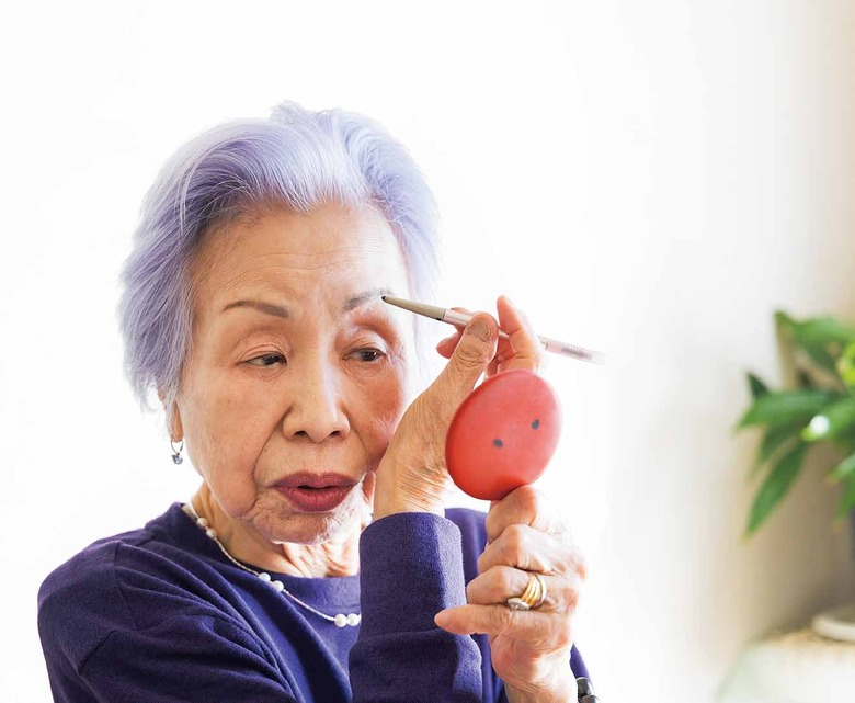 毎日の眉メイクに欠かせないのはファンケルのペンシル。リフィルを書い足しながら、10年以上愛用