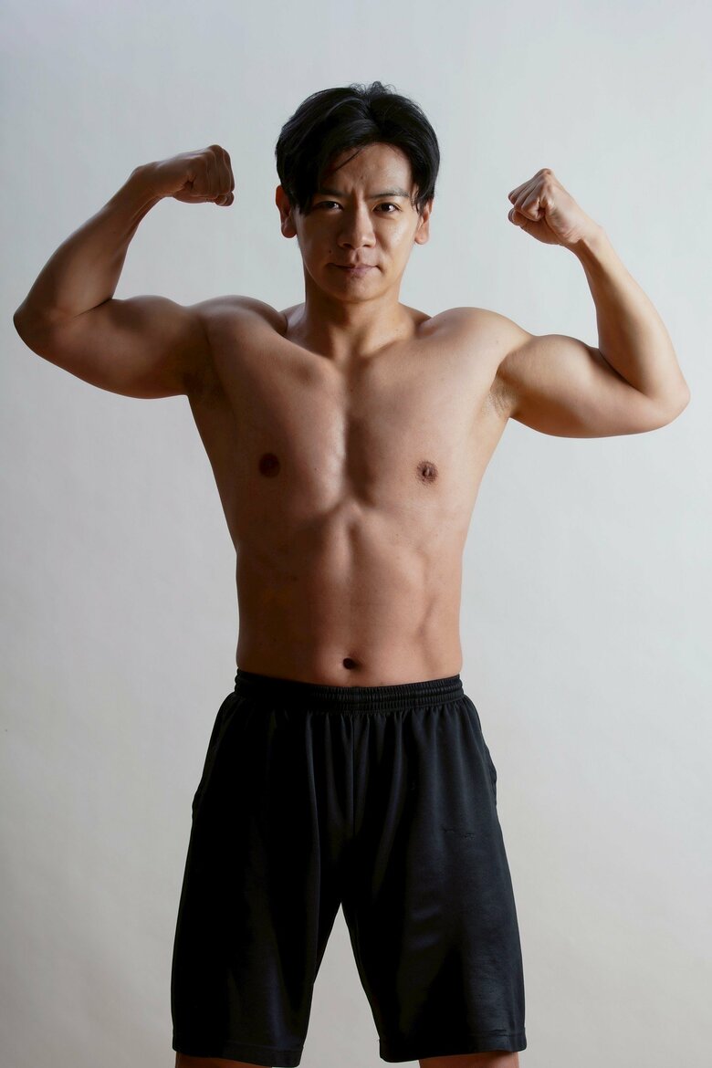 見よ、この均整のとれた肉体美。27歳でガリガリ体型から大改造して今もキープ