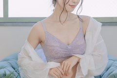 「下着透けすぎ!?」白いブラウスに合う下着の色選び 専門家の解説に絶賛の嵐