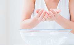 仲の良い友人にもすっぴんを見せない人が心底恐れていること