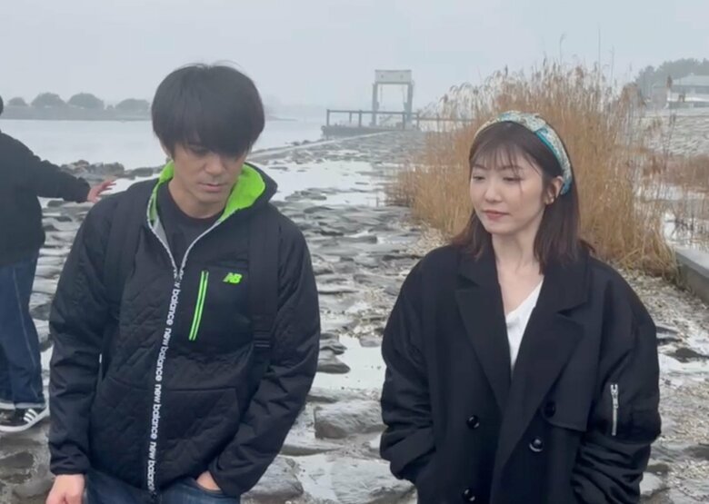 斉藤祥太さん（写真左）とMV撮影中のMIZUHOさん（写真右）