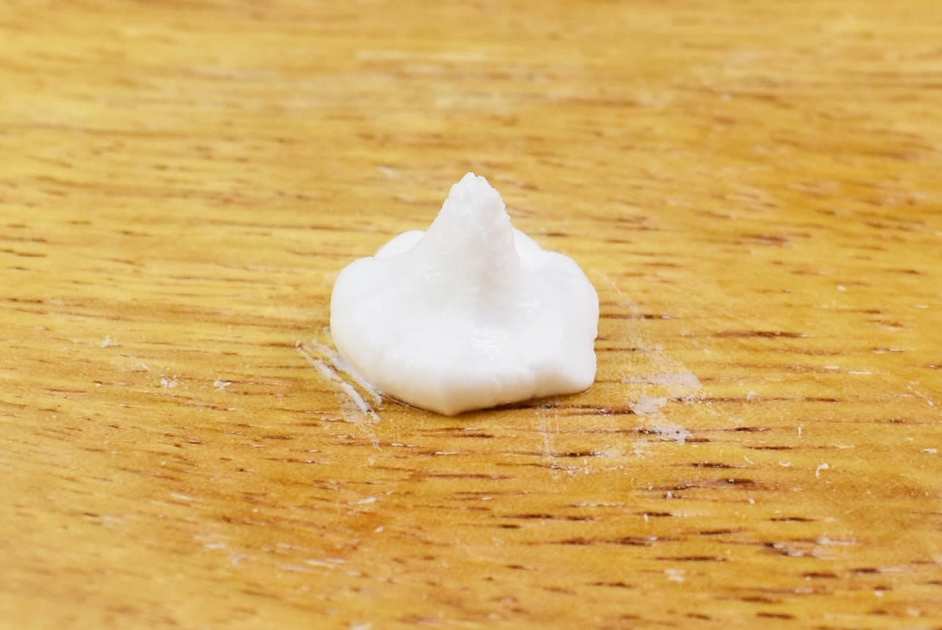 おすすめセリアおもちゃ「ホイップねんど」でフェイクスイーツを作っている画像