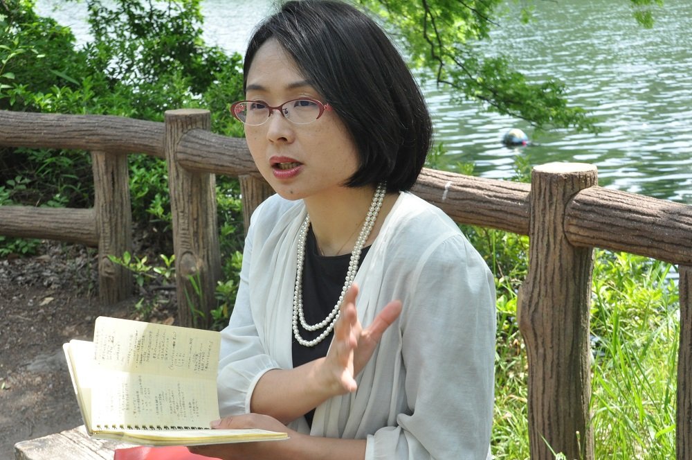 インタビューに答える天野妙さん