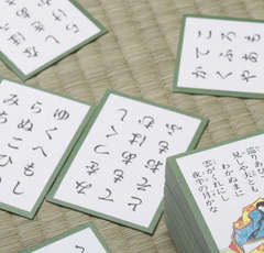 サラダ記念日に隠された嘘とは…実は唐揚げ記念日だったって本当!?