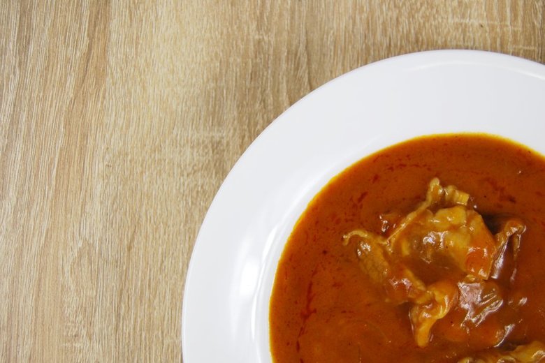 ファミマのおすすめ惣菜 「3日仕込みのビーフストロガノフ」の実物画像1